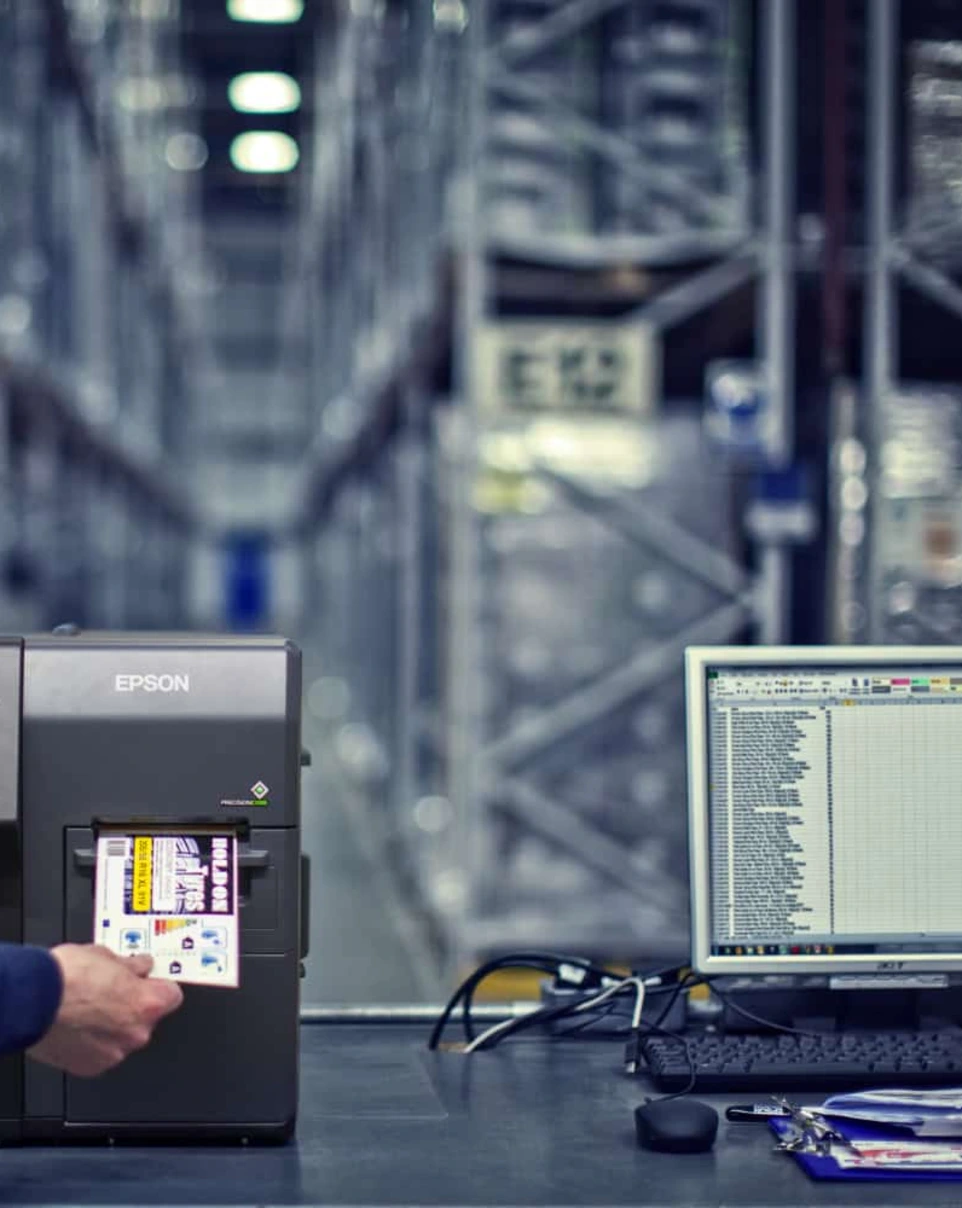 Suivi des produits et traçabilité industrielle grâce aux étiquettes code-barres