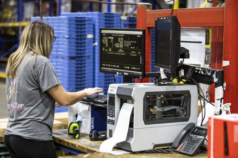 Automatisation de l’impression d’étiquettes sur ligne de production industrielle